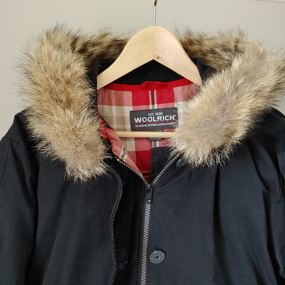 Woolrich Arctic Parka Duck Down Coat Coyote Fur Hood Size Large Black - Picture 4 of 15